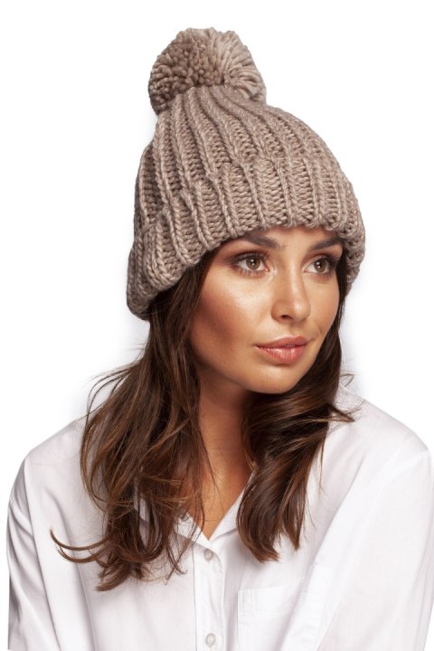 Czapka Model BK101 Beige - BE Knit Czapka Model BK101 Beige - BE Knit
