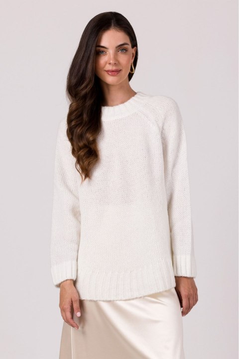 Sweter Damski Model BK105 White - BE Knit Sweter Damski Model BK105 White - BE Knit