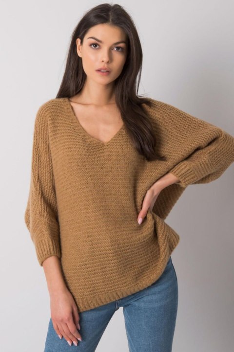 Sweter Damski Model TW-SW-BI-J1001.06 Camel - Och Bella Sweter Damski Model TW-SW-BI-J1001.06 Camel - Och Bella