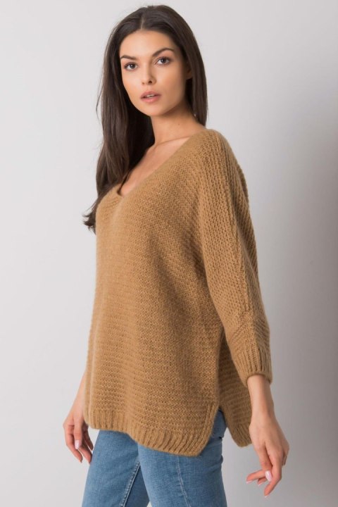 Sweter Damski Model TW-SW-BI-J1001.06 Camel - Och Bella Sweter Damski Model TW-SW-BI-J1001.06 Camel - Och Bella