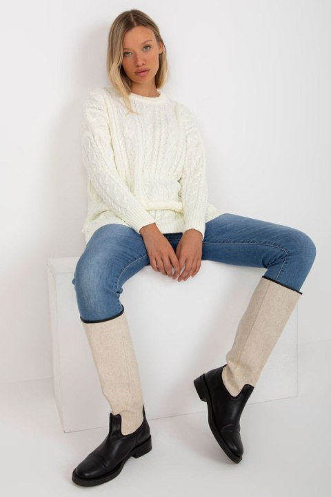 Sweter Damski Model LC-SW-8010.22P Ecru - Rue Paris Sweter Damski Model LC-SW-8010.22P Ecru - Rue Paris