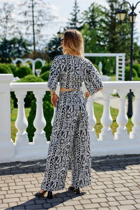 Bluzka Model Amber BLU0182 W25 Black - Roco Fashion Bluzka Model Amber BLU0182 W25 Black - Roco Fashion