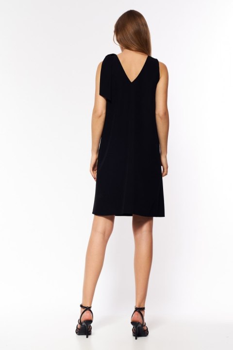 Czarna sukienka z szarfą S198 Black - Nife Czarna sukienka z szarfą S198 Black - Nife