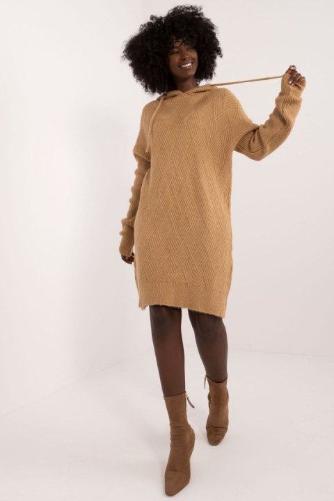 Sukienka Model BA-SW-0582.27 Camel - Badu Sukienka Model BA-SW-0582.27 Camel - Badu