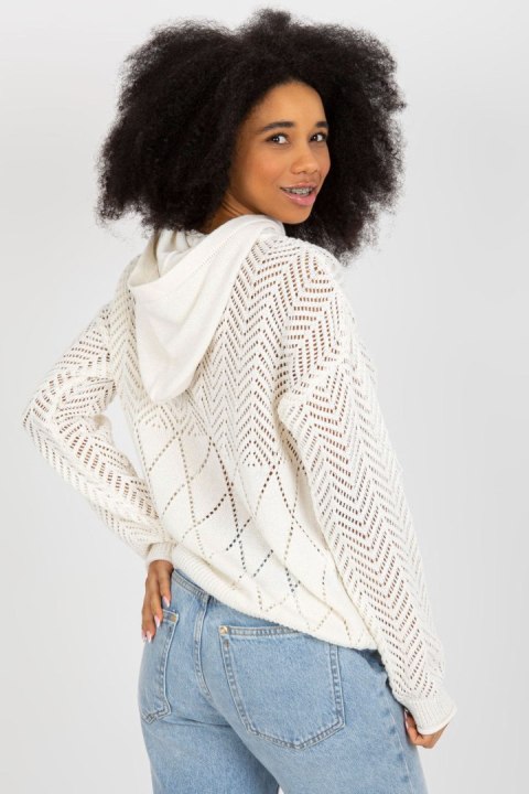 Sweter Damski Model BA-SW-2003.51P Ecru - Badu Sweter Damski Model BA-SW-2003.51P Ecru - Badu