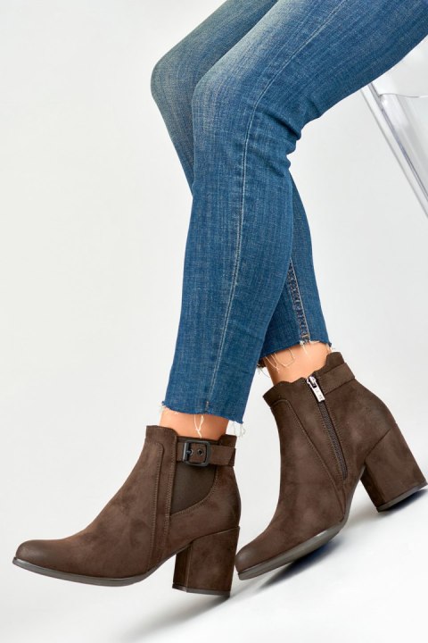 Botki Model 260034BR-SU Brown - PRIMO Botki Model 260034BR-SU Brown - PRIMO