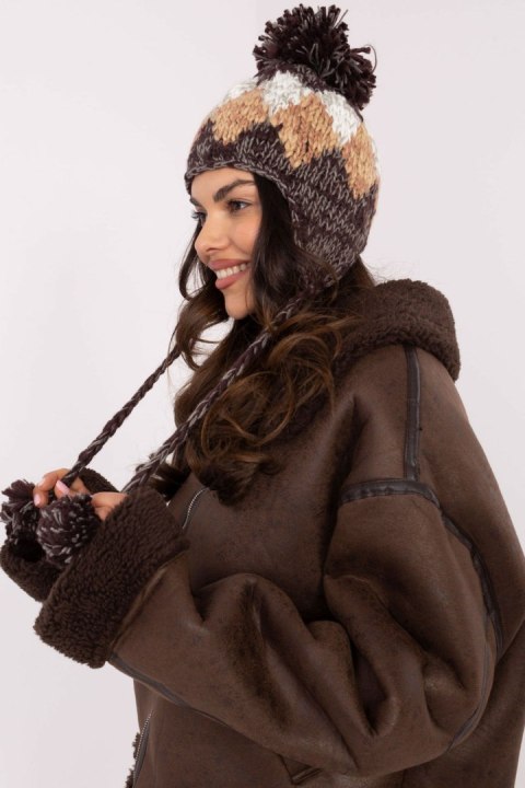 Czapka Model AT-CZ-CHA9213.91 Brown - AT Czapka Model AT-CZ-CHA9213.91 Brown - AT