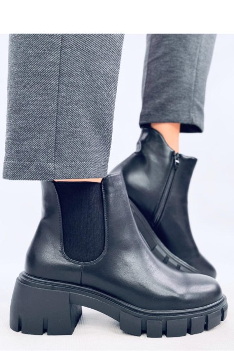Sztyblety na szerokim obcasie LEDECK BLACK PU - Inello Sztyblety na szerokim obcasie LEDECK BLACK PU - Inello